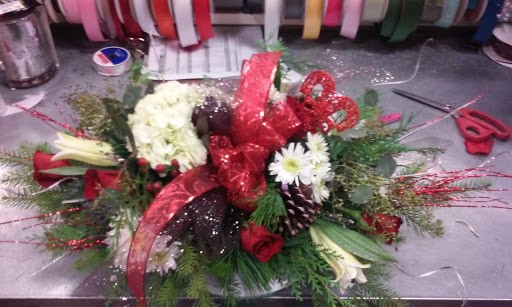 Grocery Store «Safeway», reviews and photos, 2836 Pacific Ave, Forest Grove, OR 97116, USA