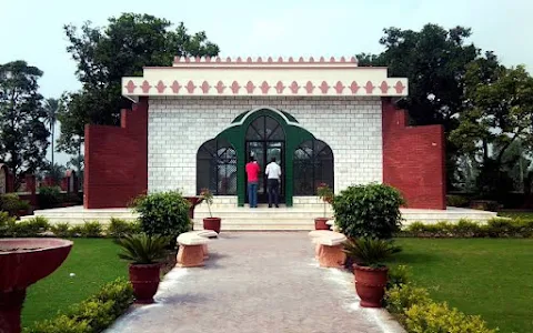 Molana Zafar ali khan mausoleum image