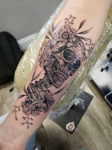 Explore women leg tattoo ideas, creative tattoo ideas in Atlanta, available at Empyrean Tattoo Studio