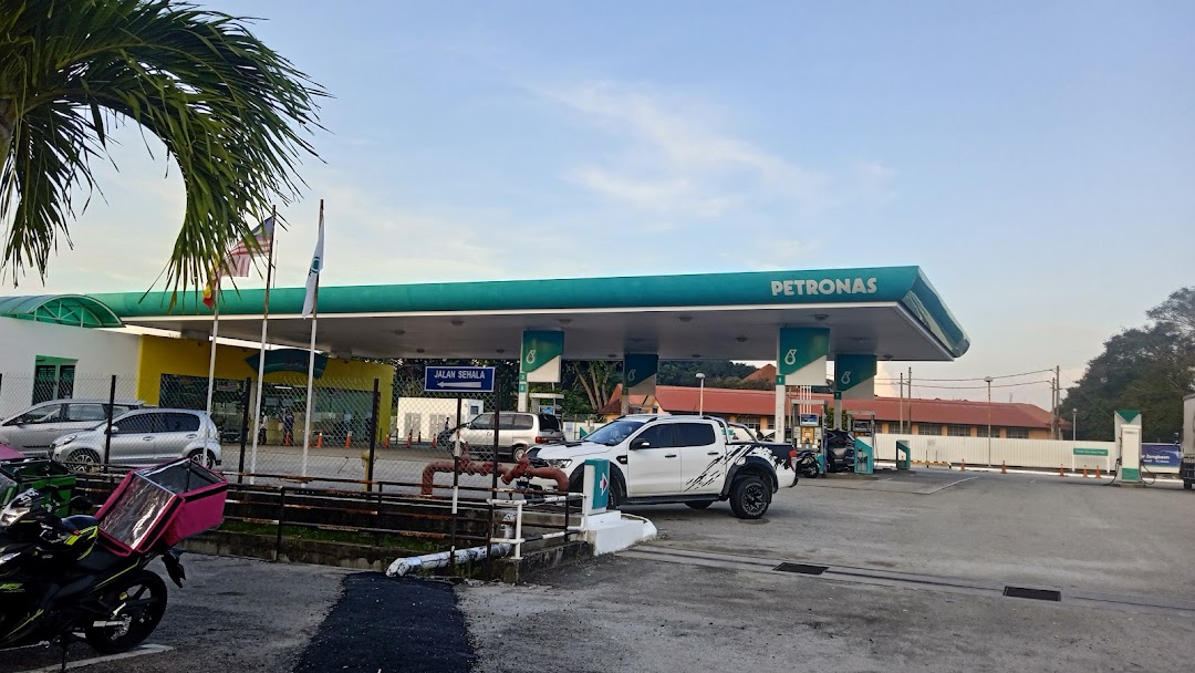 Petronas Bandar Baru Salak Tinggi