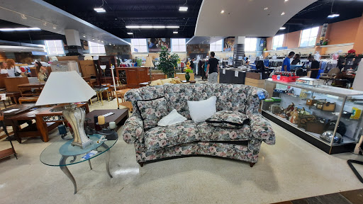 Thrift Store «St. Vincent De Paul Thrift Store», reviews and photos, 13986 Manchester Rd, Ballwin, MO 63011, USA