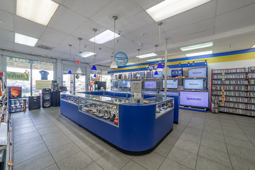 Pawn Shop «La Familia Pawn and Jewelry», reviews and photos, 2057 Americana Blvd, Orlando, FL 32839, USA