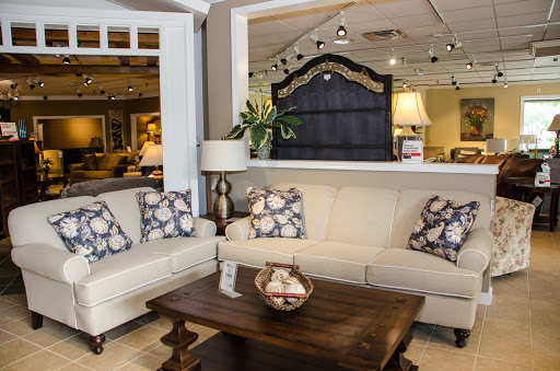 Furniture Store «Roberts Furniture & Mattress», reviews and photos, 3032 Richmond Rd, Williamsburg, VA 23185, USA