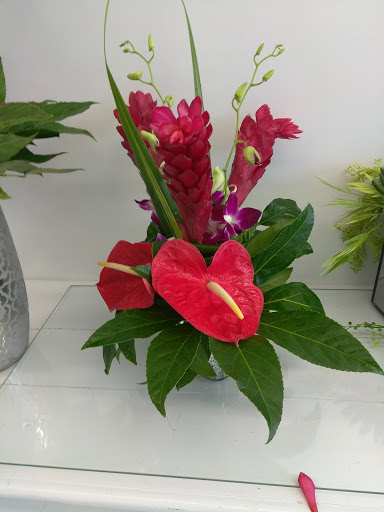 Florist «Plump Chicago Flower Shop», reviews and photos, 411 E Oakwood Blvd, Chicago, IL 60653, USA