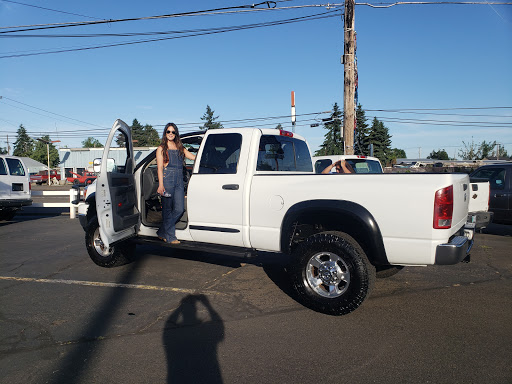Used Car Dealer «Select Cars & Trucks», reviews and photos, 3235 Pacific Hwy, Hubbard, OR 97032, USA