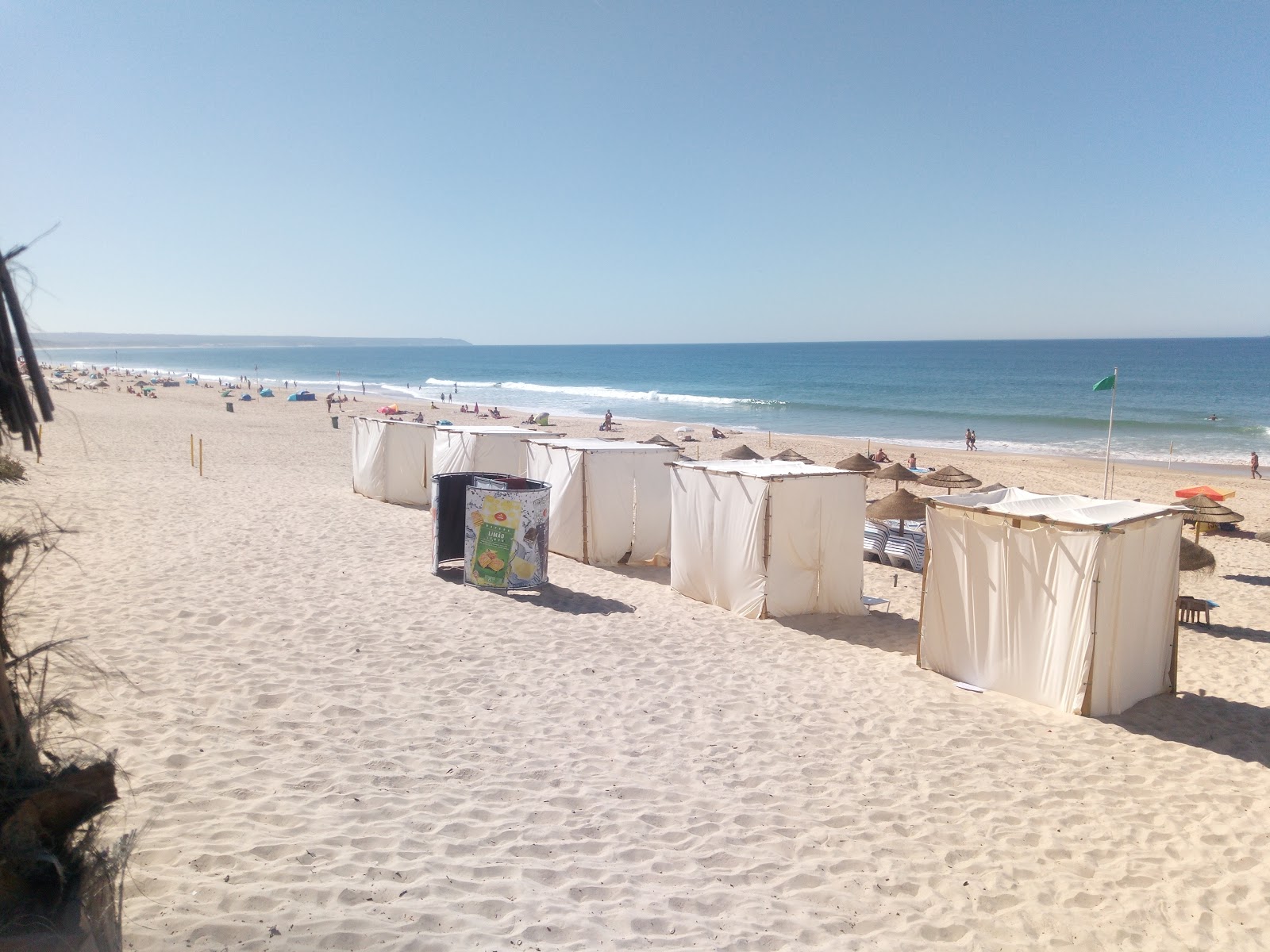 Photo of Praia da Fonte da Telha amenities area
