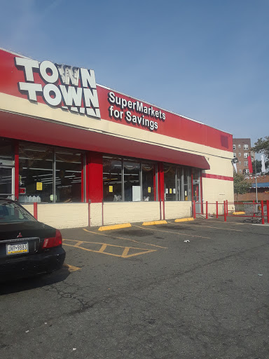Grocery Store «C-Town Supermarkets», reviews and photos, 120 Clinton Ave, Newark, NJ 07114, USA