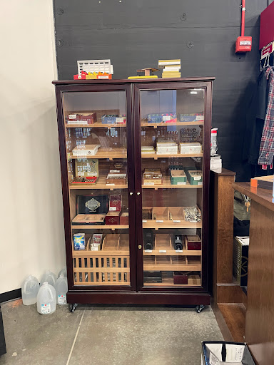 Liquor Store «Canton Crossing Wine & Spirits», reviews and photos, 3831 Boston St, Baltimore, MD 21224, USA