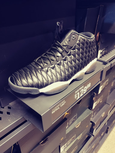 Clothing Store «Nike Factory Store», reviews and photos, 600 Bluebird Ct, Central Valley, NY 10917, USA