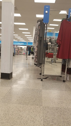 Shopping Mall «Roosevelt Mall», reviews and photos, 2339 Cottman Ave #1, Philadelphia, PA 19149, USA