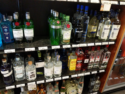 Liquor Store «Pearl Specialty Market & Spirits», reviews and photos, 900 NW Lovejoy St, Portland, OR 97209, USA
