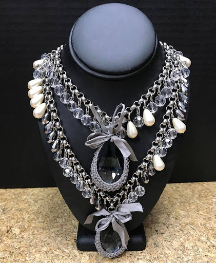 Used Clothing Store «Clothes Mentor Maple Grove», reviews and photos, 13641 Grove Dr, Maple Grove, MN 55311, USA