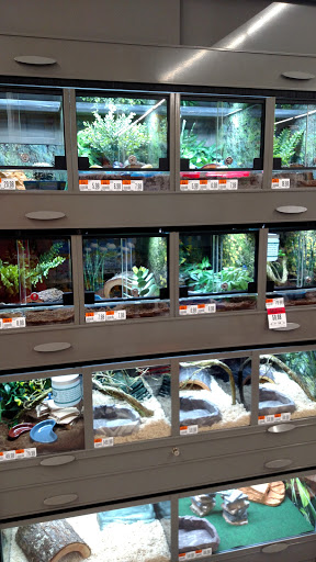 Pet Supply Store «Pet Supplies Plus», reviews and photos, 29493 W Seven Mile Rd, Livonia, MI 48152, USA