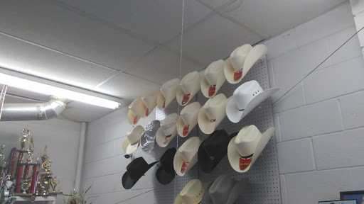 Sporting Goods Store «Deportes Y Mas», reviews and photos, 1517 SE 6th Ave, Topeka, KS 66607, USA