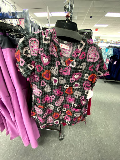 Uniform Store «Scrub Pro Uniforms & Gallo Clothing», reviews and photos, 78 Mountain Rd, Glen Burnie, MD 21060, USA