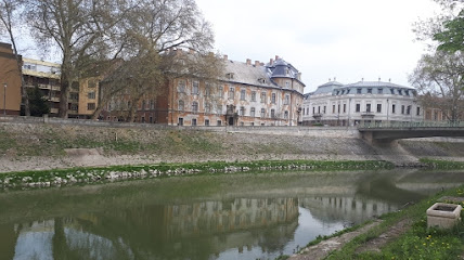 Dr. Dévényi Norbert Közjegyző Iroda, devenyi@kozjegyzo.hu Nyitva vagyunk a kiírás szerint.