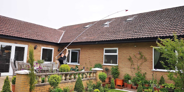 Lincs Window Cleaning Ltd - House cleaning service