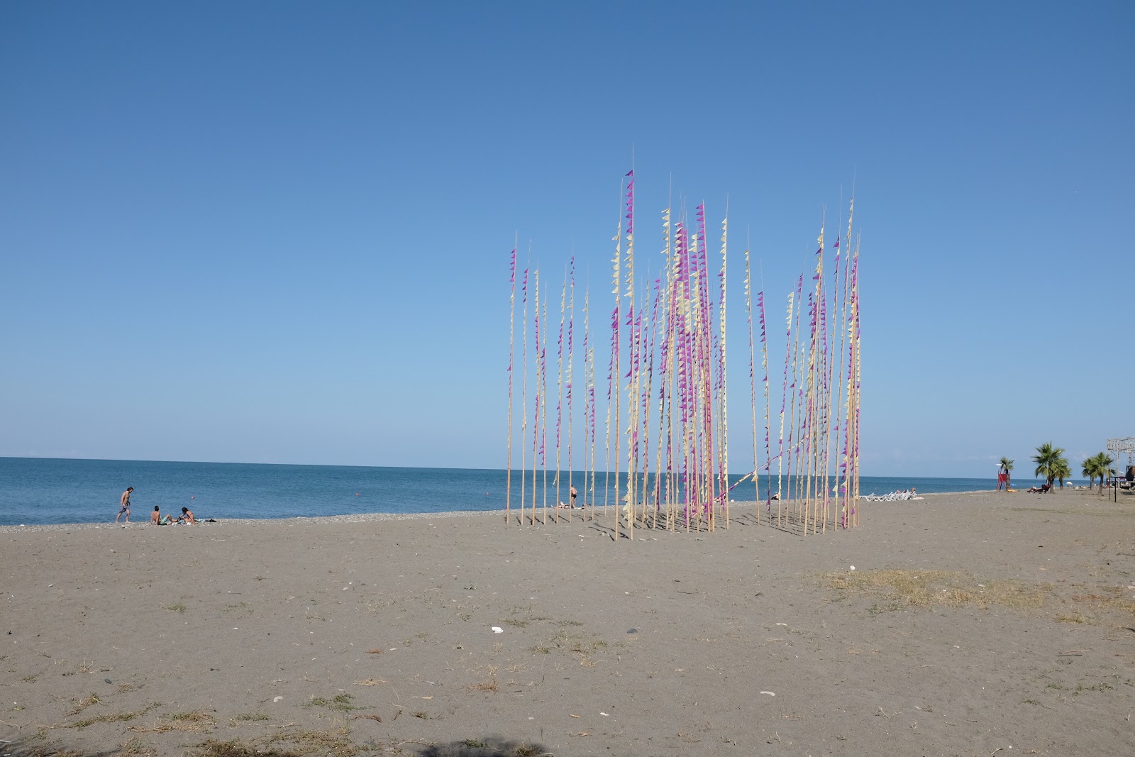 Anaklia beach'in fotoğrafı turkuaz saf su yüzey ile