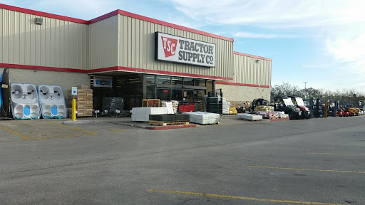 Home Improvement Store «Tractor Supply Co.», reviews and photos, 801 I-35, Georgetown, TX 78626, USA