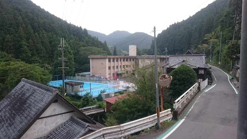 紀の川市立鞆渕小学校