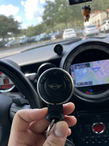 Electronics Repair Shop «Fix Stop by Waterford», reviews and photos, 1975 S Alafaya Trail, Orlando, FL 32828, USA