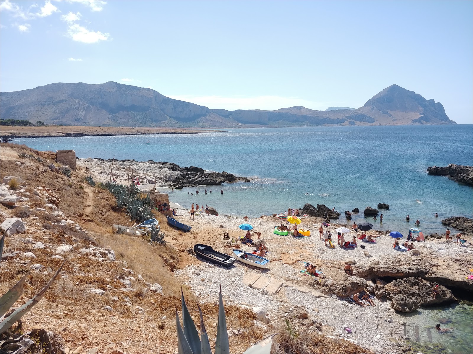 Foto di Spiaggia Di Isulidda con una superficie del ciottolame