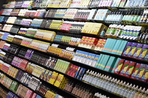 Tobacco Shop «Kazzaz Smoke Shop», reviews and photos, 6355 W Montrose Ave, Chicago, IL 60634, USA