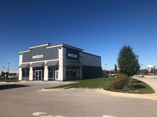 Cell Phone Store «Verizon Authorized Retailer, TCC», reviews and photos, 590 W Northfield Dr, Brownsburg, IN 46112, USA