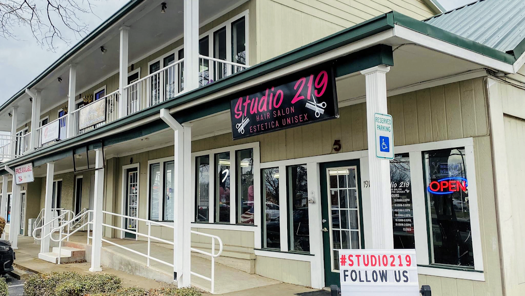 Studio 219, LLC 76401