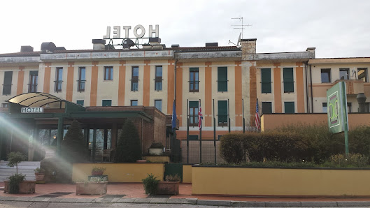 Hotel Il Canova Viale della Repubblica, 25, 36066 Sandrigo VI, Italia