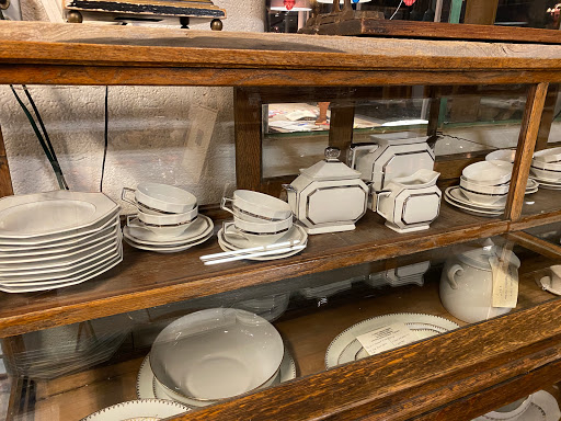 Grocery Store «Locally Grown Gardens», reviews and photos, 1050 E 54th St, Indianapolis, IN 46220, USA