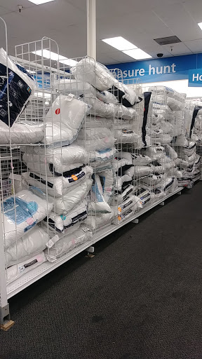 Clothing Store «Ross Dress for Less», reviews and photos, 640 Concar Dr, San Mateo, CA 94402, USA