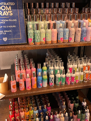 Beauty Supply Store «Bath & Body Works», reviews and photos, 310 Daniel Webster Hwy, Nashua, NH 03060, USA