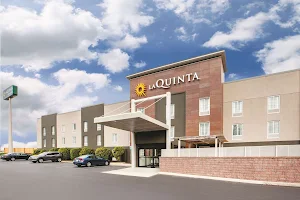 La Quinta Inn & Suites by Wyndham New Cumberland-Harrisburg image