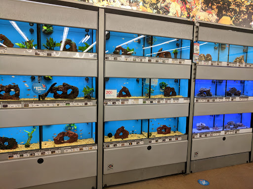 Pet Supply Store «Petco Animal Supplies», reviews and photos, 17200 Southcenter Pkwy #100, Tukwila, WA 98188, USA