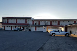 Boyd's Motel image