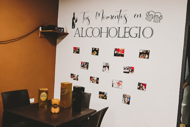 Bar Licorería ALCOHOLEGIO - Pub