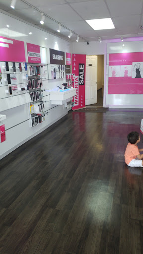 Cell Phone Store «T-Mobile», reviews and photos, 4542 Kirkwood Hwy, Wilmington, DE 19808, USA