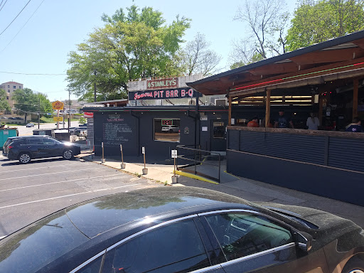 Barbecue Restaurant «Stanley’s Famous Pit Bar-B-Q», reviews and photos, 525 S Beckham Ave, Tyler, TX 75702, USA