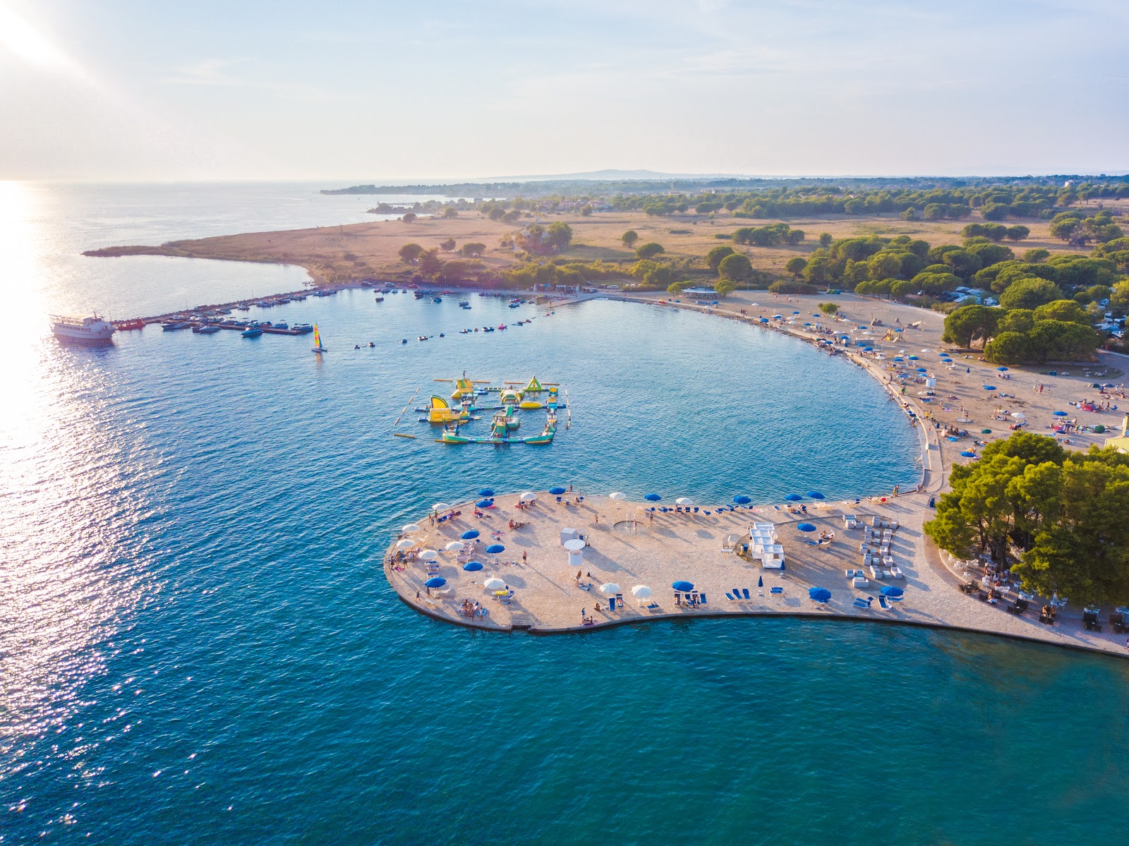 Foto af Zaton beach med høj niveau af renlighed