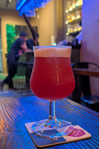 MUGSHOTS BISTRO. COCKTAIL BAR - Bar