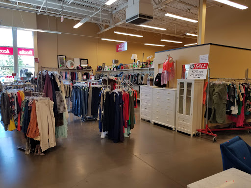 Thrift Store «St Vincent De Paul - West Broadway Thrift Store», reviews and photos, 2345 W Broadway, Eugene, OR 97402, USA