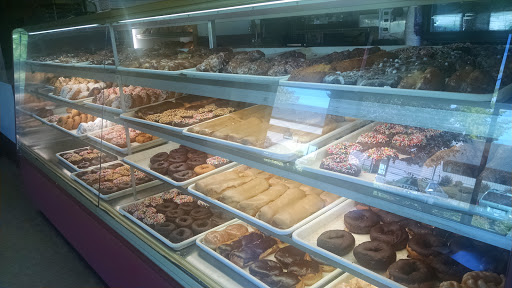 Donut Shop «Donut Land», reviews and photos, 19350 SW Boones Ferry Rd, Tualatin, OR 97062, USA