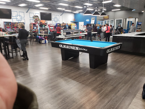 Bowling Alley «Lane 8 Bowling Center», reviews and photos, 124 Wainwright Dr, Brooklyn, NY 11252, USA