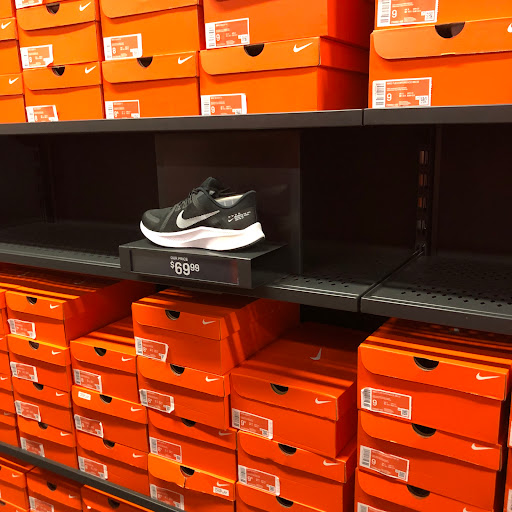 Clothing Store «Nike Factory Store», reviews and photos, 4976 Premium Outlets Way #800, Chandler, AZ 85226, USA