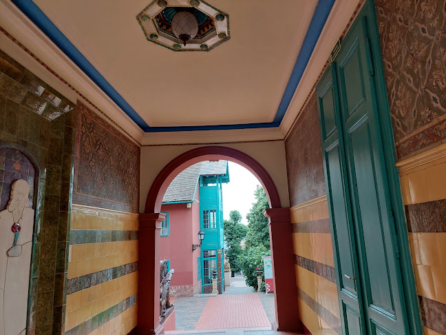 Zsolnay család-és Gyártörténeti kiállítás