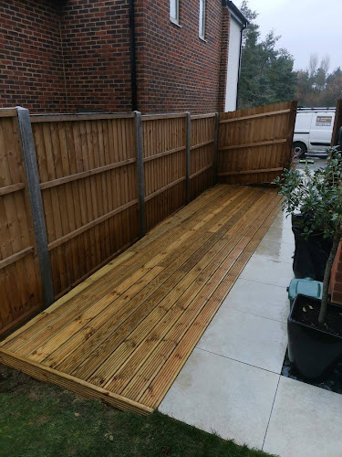 Comments and reviews of OliverMatthew's fencing and landscaping