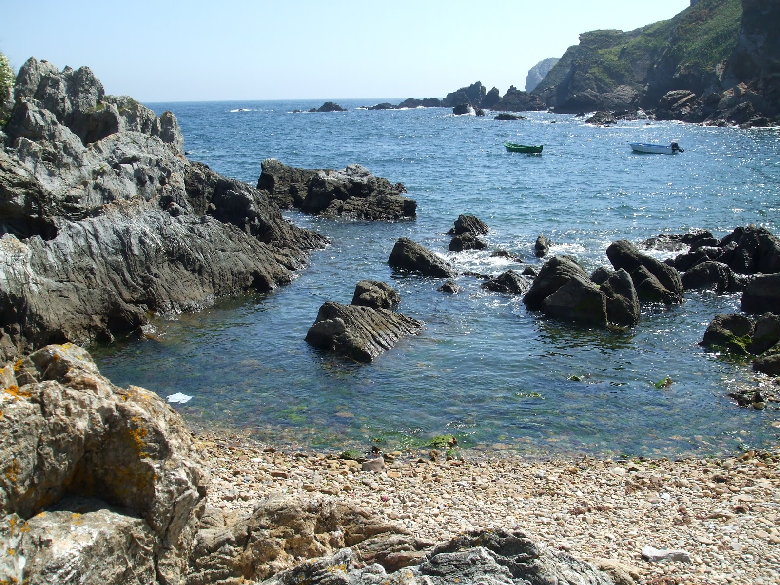 Playa de Moniello'in fotoğrafı doğal alan içinde bulunmaktadır