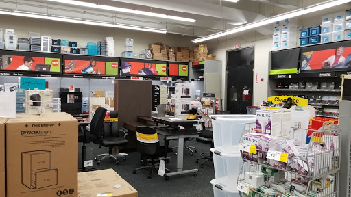 Office Supply Store «Staples», reviews and photos, 2950 Belcrest Center Dr, Hyattsville, MD 20782, USA