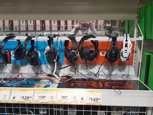 Computer Store «Micro Center», reviews and photos, 11755 Mosteller Rd, Sharonville, OH 45241, USA